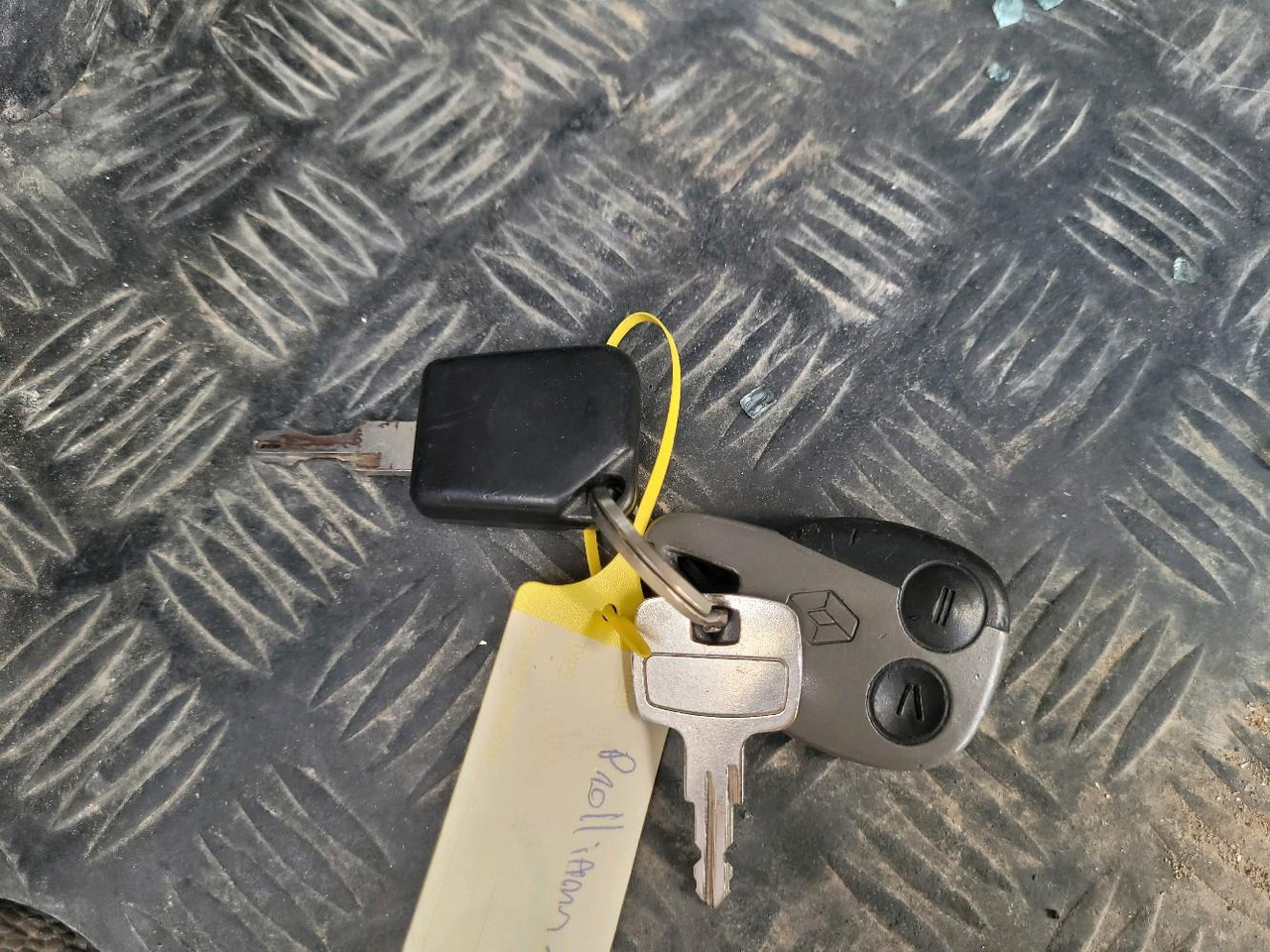 Leasing of RENAULT MIDLUM 180 DXL RENAULT MIDLUM 180 DXL: picture 16 Leasing of RENAULT MIDLUM 180 DXL RENAULT MIDLUM 180 DXL: picture 16