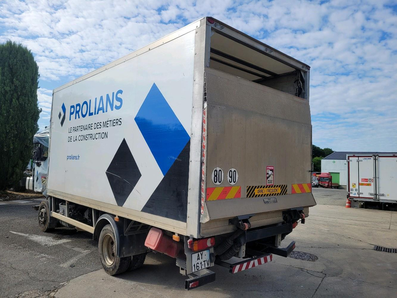 Leasing of RENAULT MIDLUM 180 DXL RENAULT MIDLUM 180 DXL: picture 7 Leasing of RENAULT MIDLUM 180 DXL RENAULT MIDLUM 180 DXL: picture 7