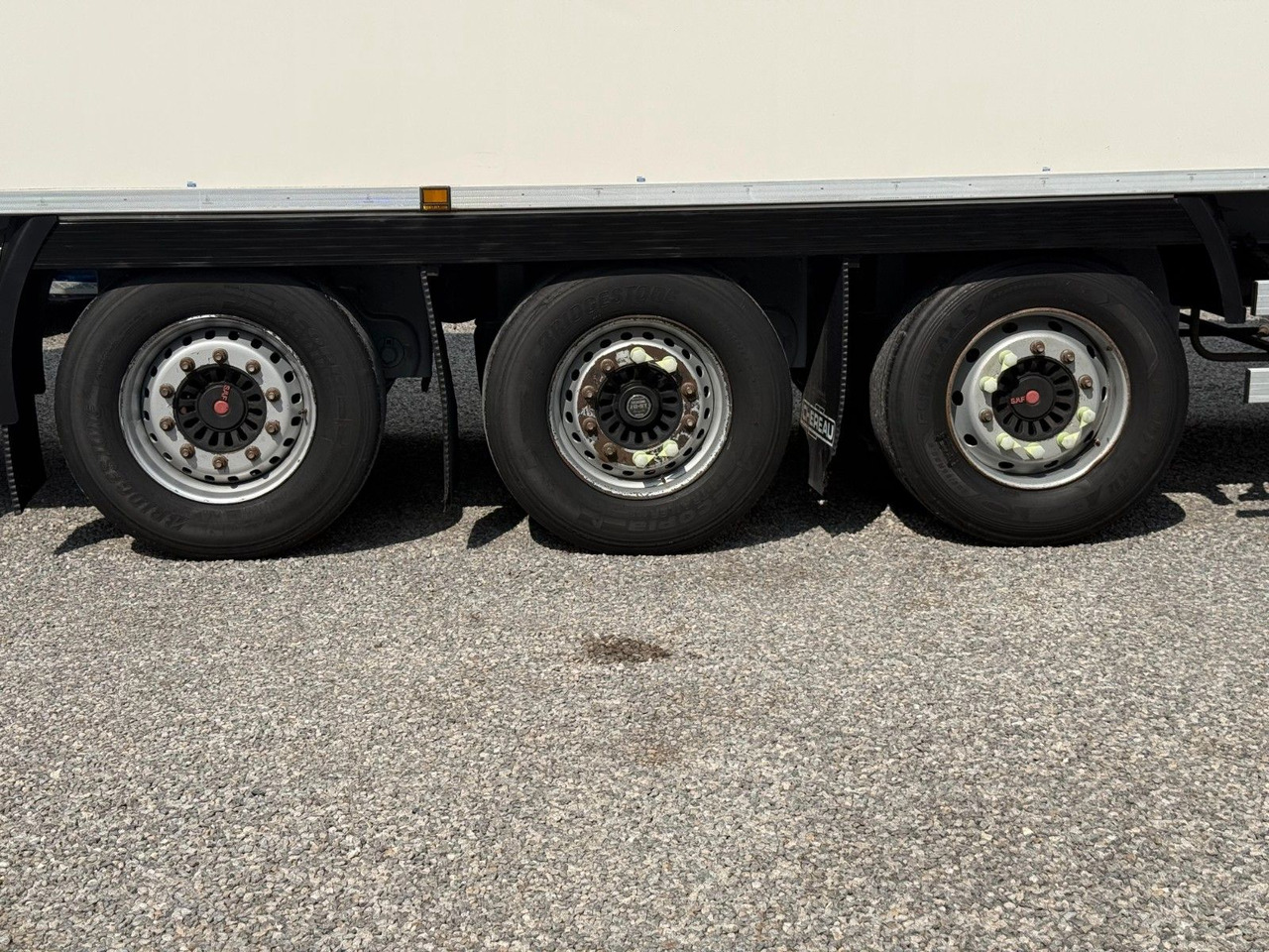 Refrigerator semi-trailer Chereau THERMO KING SLXe DIESEL/ELECTRIC SAF: picture 7