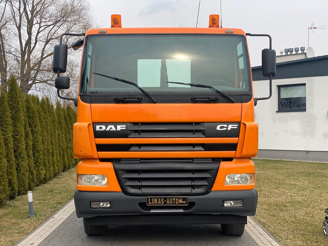 DAF CF 85.340 6X4 MANUAL GEARBOX - Hook lift truck: picture 2 DAF CF 85.340 6X4 MANUAL GEARBOX - Hook lift truck: picture 2