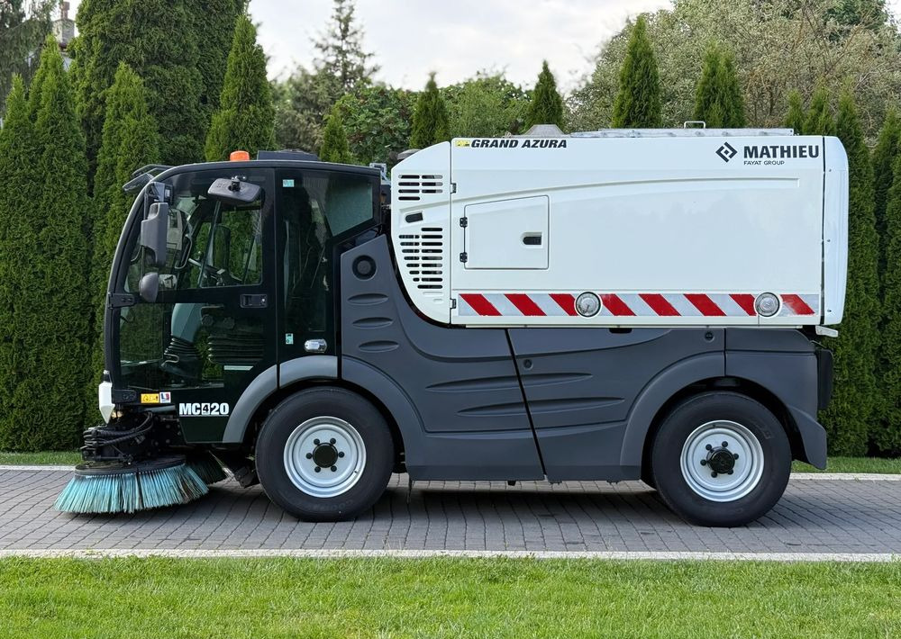 Inny MATHIEU GRAND AZURA MC420 ZAMIATARKA - Garbage truck: picture 4 Inny MATHIEU GRAND AZURA MC420 ZAMIATARKA - Garbage truck: picture 4