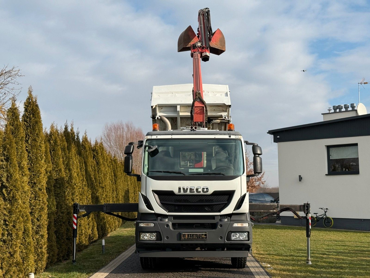 Iveco STRALIS 330 / 4x2/ TIPPER /FASSI F135 - Tipper, Crane truck: picture 2 Iveco STRALIS 330 / 4x2/ TIPPER /FASSI F135 - Tipper, Crane truck: picture 2