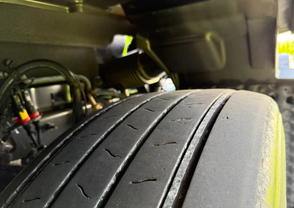 Tractor unit Renault T 460 LOW DECK RETARDER: picture 13