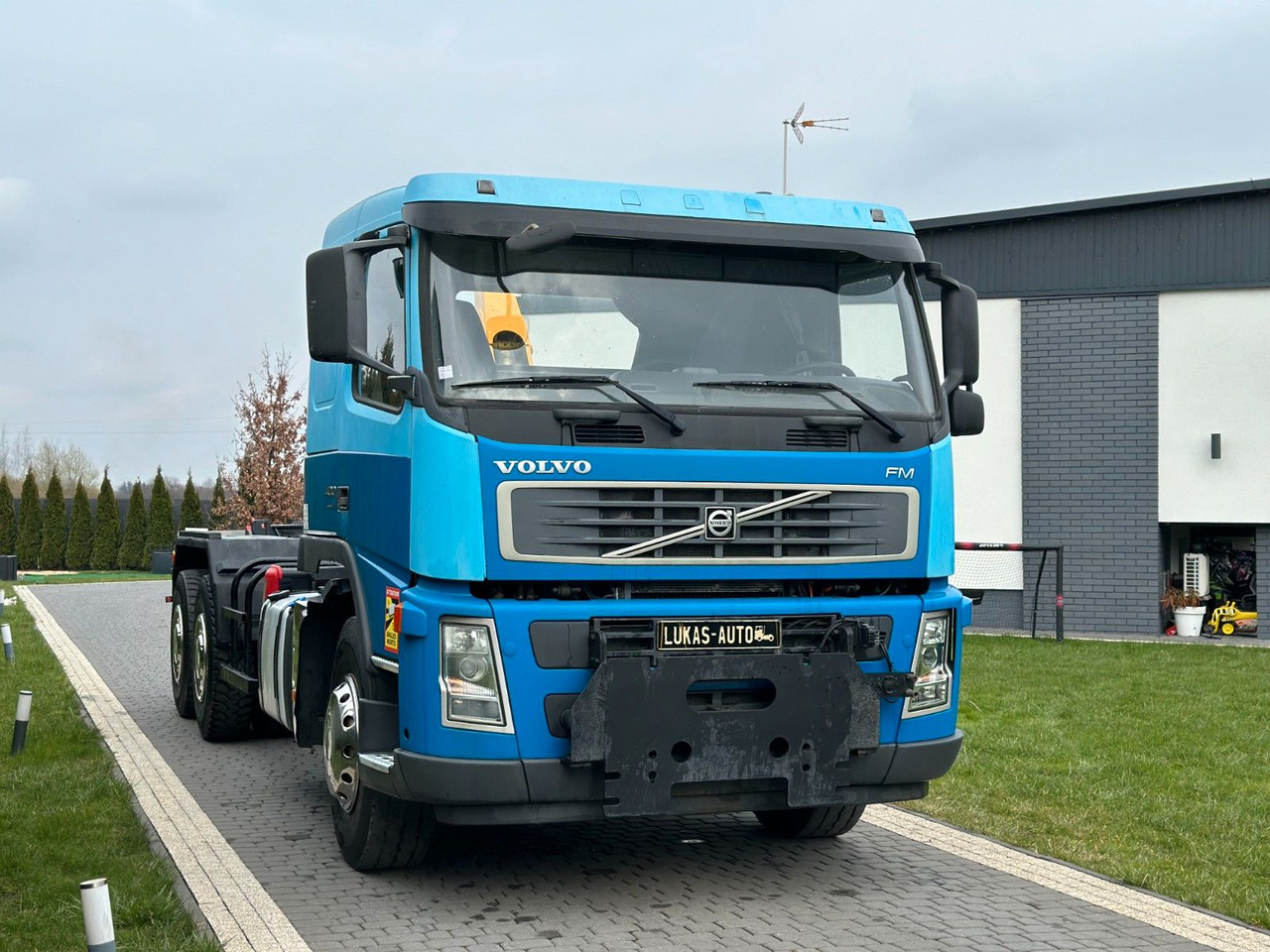 Volvo FM 400 MANUAL 6X4 ABROLLKIPPER - Hook lift truck: picture 3 Volvo FM 400 MANUAL 6X4 ABROLLKIPPER - Hook lift truck: picture 3