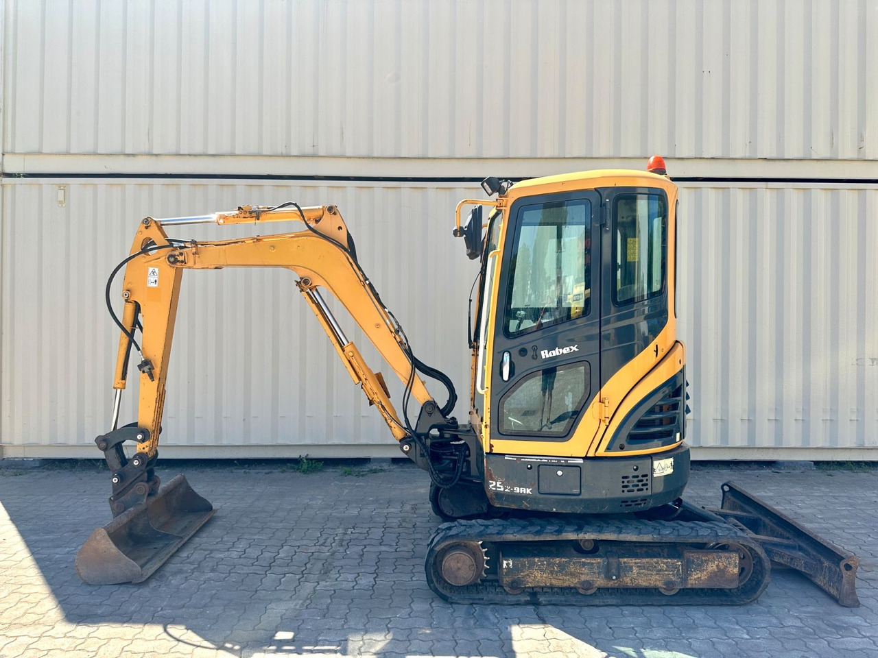 Hyundai Robex25Z-9AK / 2018 BJ / 2.962 H / 2.580 KG - Mini excavator: picture 2 Hyundai Robex25Z-9AK / 2018 BJ / 2.962 H / 2.580 KG - Mini excavator: picture 2
