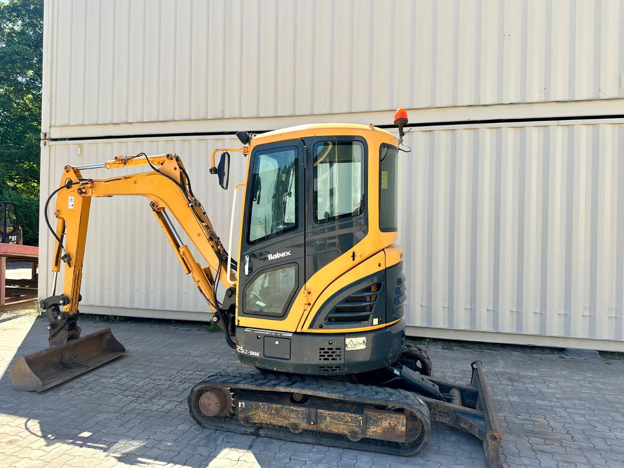 Hyundai Robex25Z-9AK / 2018 BJ / 2.962 H / 2.580 KG - Mini excavator: picture 3 Hyundai Robex25Z-9AK / 2018 BJ / 2.962 H / 2.580 KG - Mini excavator: picture 3