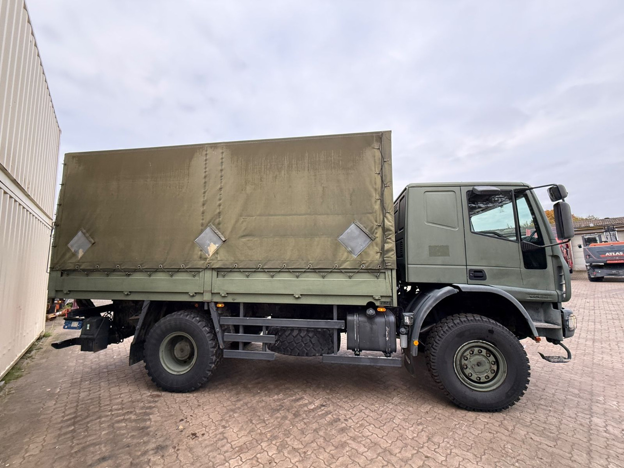 Iveco 140E24 4x4 / Armee / Militär / Camper - Curtainsider truck: picture 5 Iveco 140E24 4x4 / Armee / Militär / Camper - Curtainsider truck: picture 5