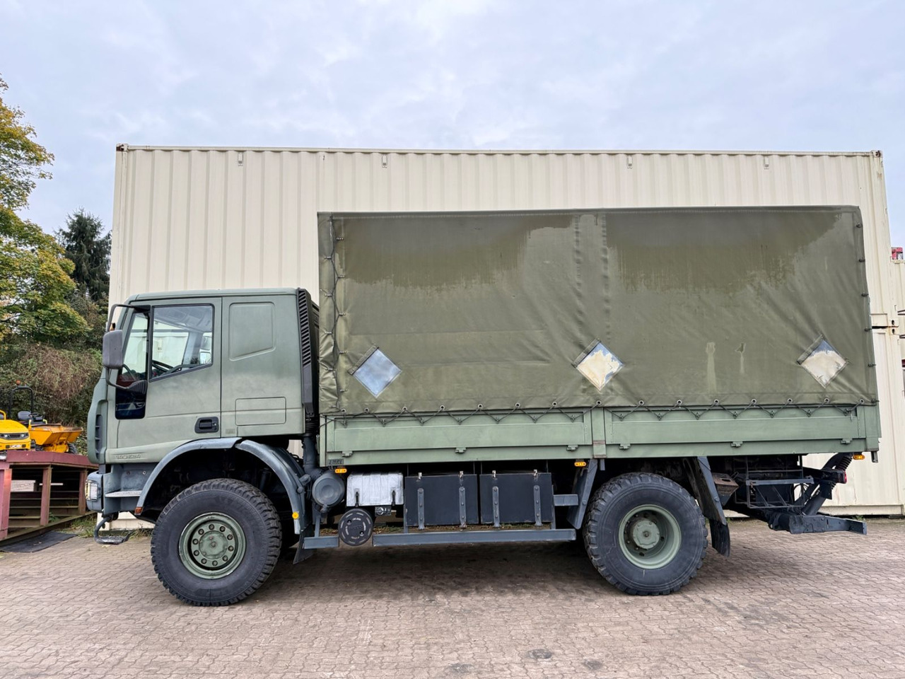Iveco 140E24 4x4 / Armee / Militär / Camper - Curtainsider truck: picture 3 Iveco 140E24 4x4 / Armee / Militär / Camper - Curtainsider truck: picture 3