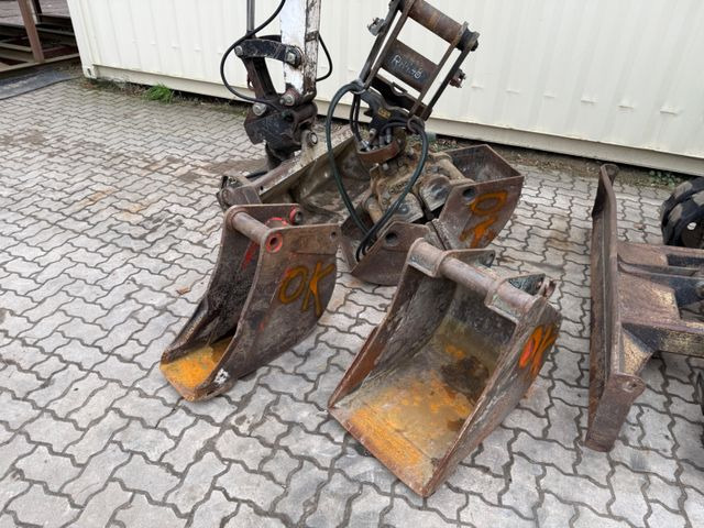 Mini excavator O & K RH1.48 / 4.680 KG / Greifer + 3 x Löffel: picture 8 Mini excavator O & K RH1.48 / 4.680 KG / Greifer + 3 x Löffel: picture 8