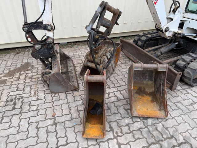 Mini excavator O & K RH1.48 / 4.680 KG / Greifer + 3 x Löffel: picture 7 Mini excavator O & K RH1.48 / 4.680 KG / Greifer + 3 x Löffel: picture 7