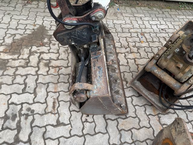 Mini excavator O & K RH1.48 / 4.680 KG / Greifer + 3 x Löffel: picture 10 Mini excavator O & K RH1.48 / 4.680 KG / Greifer + 3 x Löffel: picture 10