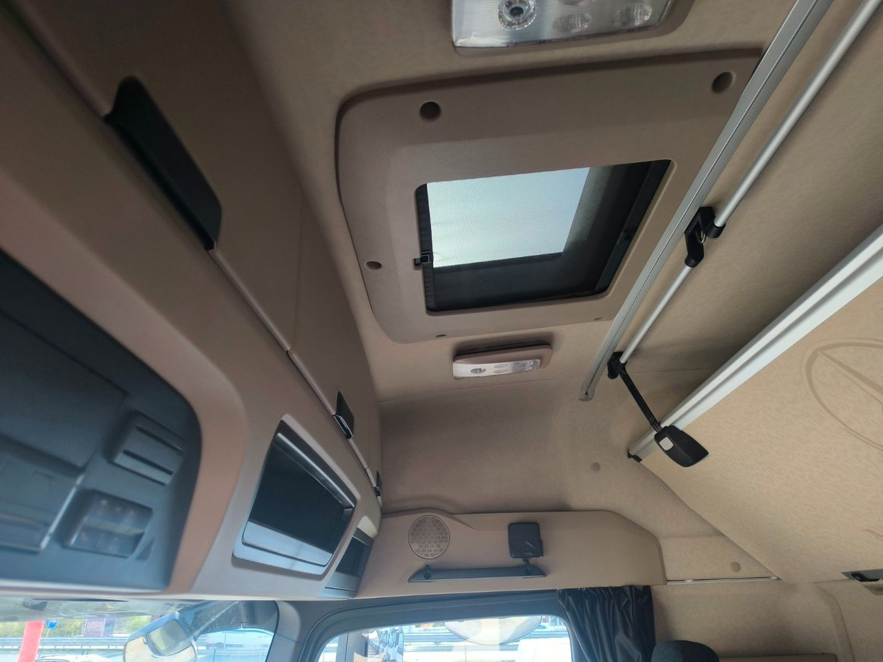 Tractor unit Mercedes-Benz Actros 1845: picture 11 Tractor unit Mercedes-Benz Actros 1845: picture 11