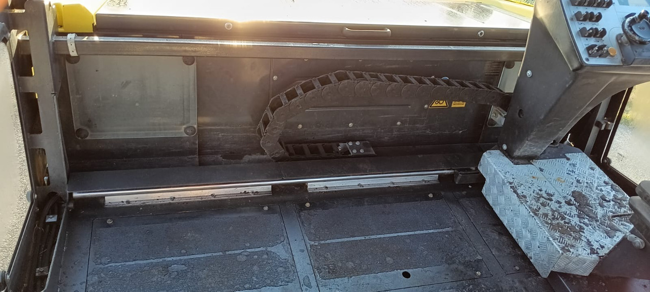 Asphalt paver BOMAG IT BF 700 C-2 S500  Stage IV/Tier 4f: picture 10