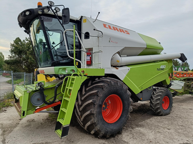 Claas Tucano 480 V750 - Combine harvester: picture 1 Claas Tucano 480 V750 - Combine harvester: picture 1