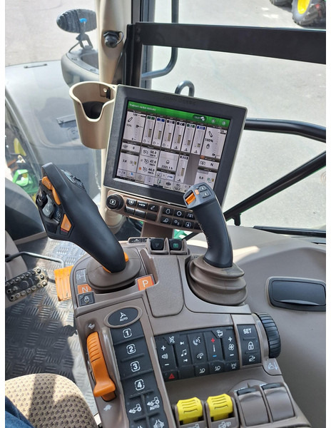 Farm tractor John Deere 6R 155 Autopower: picture 11 Farm tractor John Deere 6R 155 Autopower: picture 11