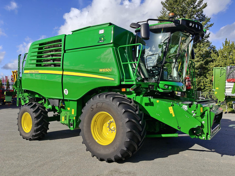 John Deere W650 i 722X - Combine harvester: picture 1 John Deere W650 i 722X - Combine harvester: picture 1