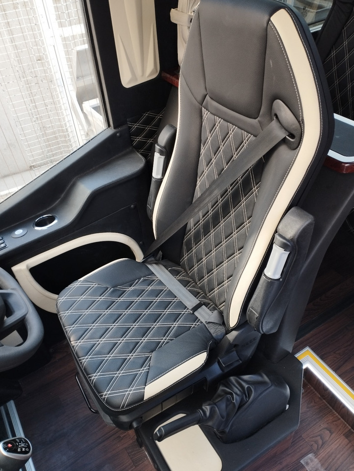 New Coach IVECO DAILY -  RIGHT HAND DRIVE TOURISTIC VEHICLE: picture 17