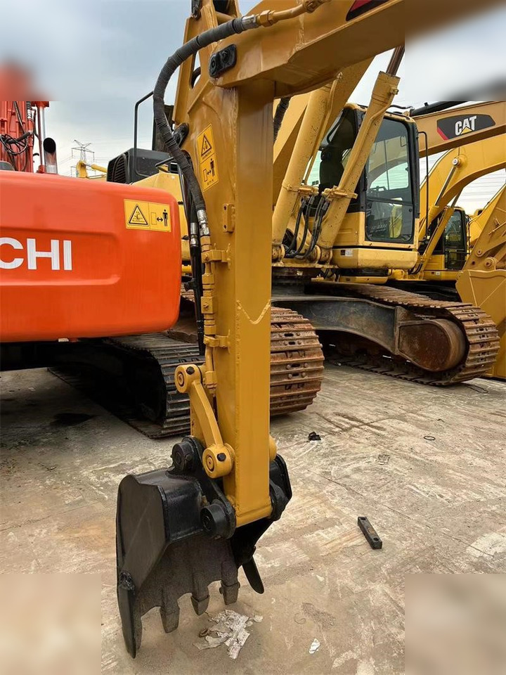 CATERPILLAR 303C CR - Mini excavator: picture 2 CATERPILLAR 303C CR - Mini excavator: picture 2