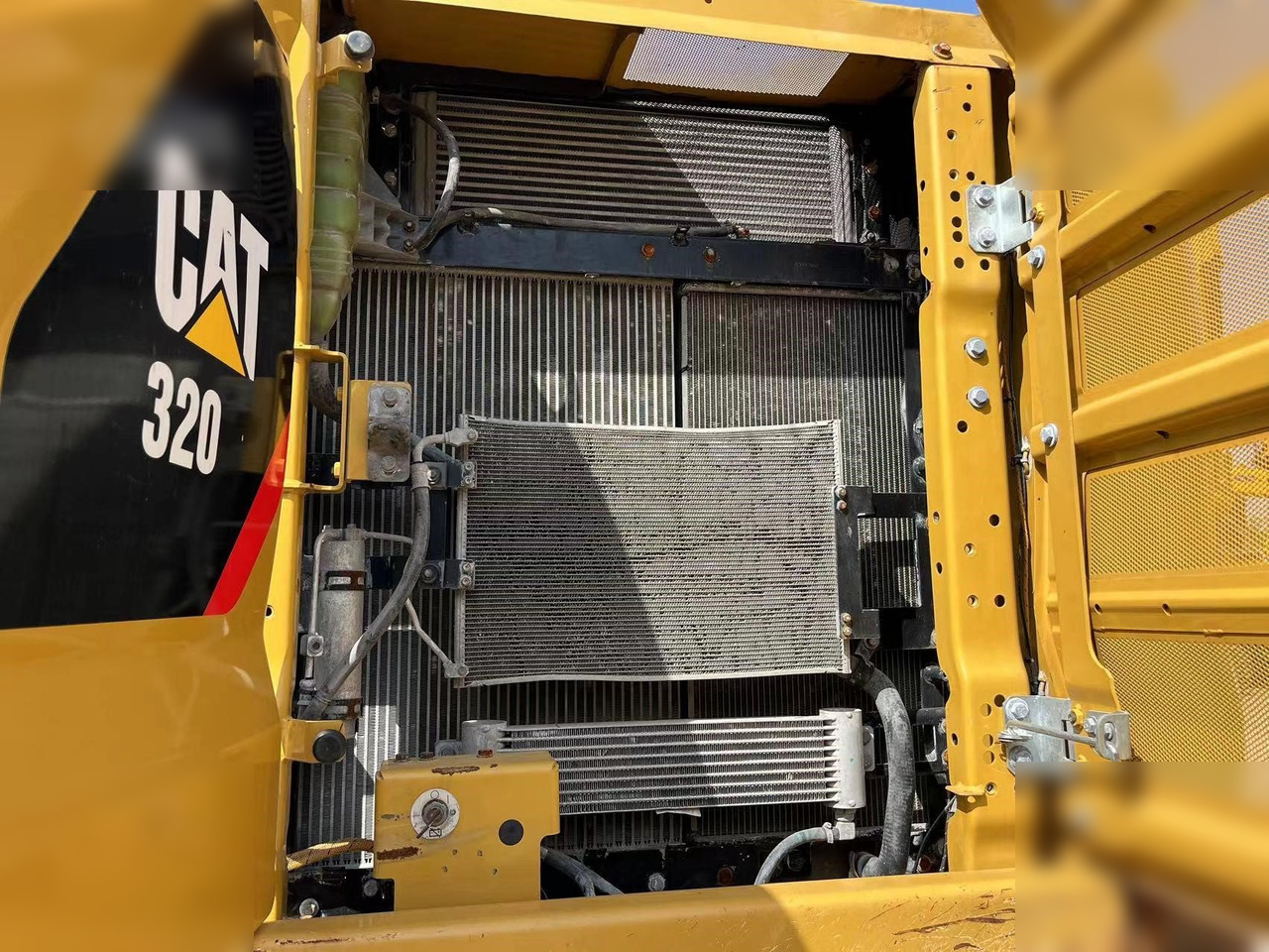 Crawler excavator CATERPILLAR 320: picture 6 Crawler excavator CATERPILLAR 320: picture 6