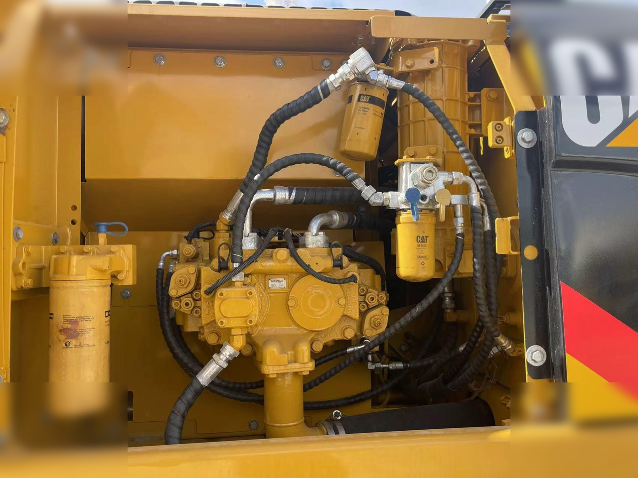 Crawler excavator CATERPILLAR 320D: picture 11 Crawler excavator CATERPILLAR 320D: picture 11