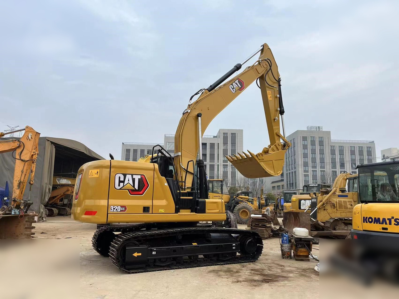 CATERPILLAR 320GC - Crawler excavator: picture 2 CATERPILLAR 320GC - Crawler excavator: picture 2