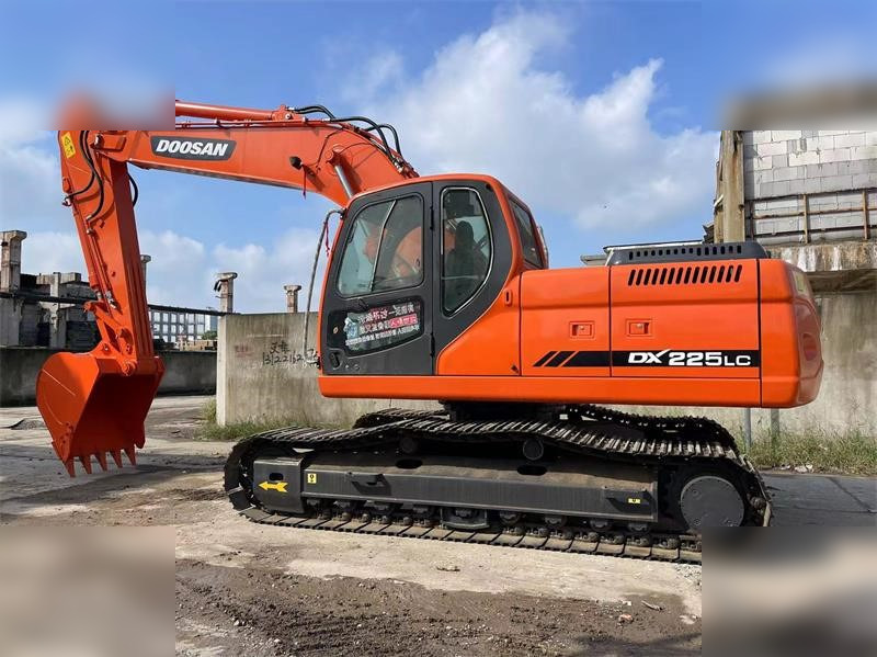 DOOSAN DX225 LC - Crawler excavator: picture 1 DOOSAN DX225 LC - Crawler excavator: picture 1