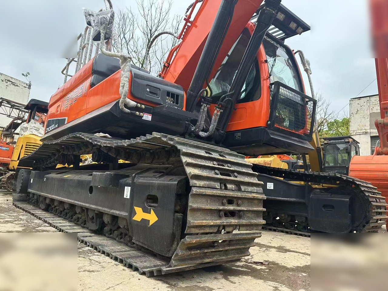 DOOSAN DX300 LC - Crawler excavator: picture 4 DOOSAN DX300 LC - Crawler excavator: picture 4