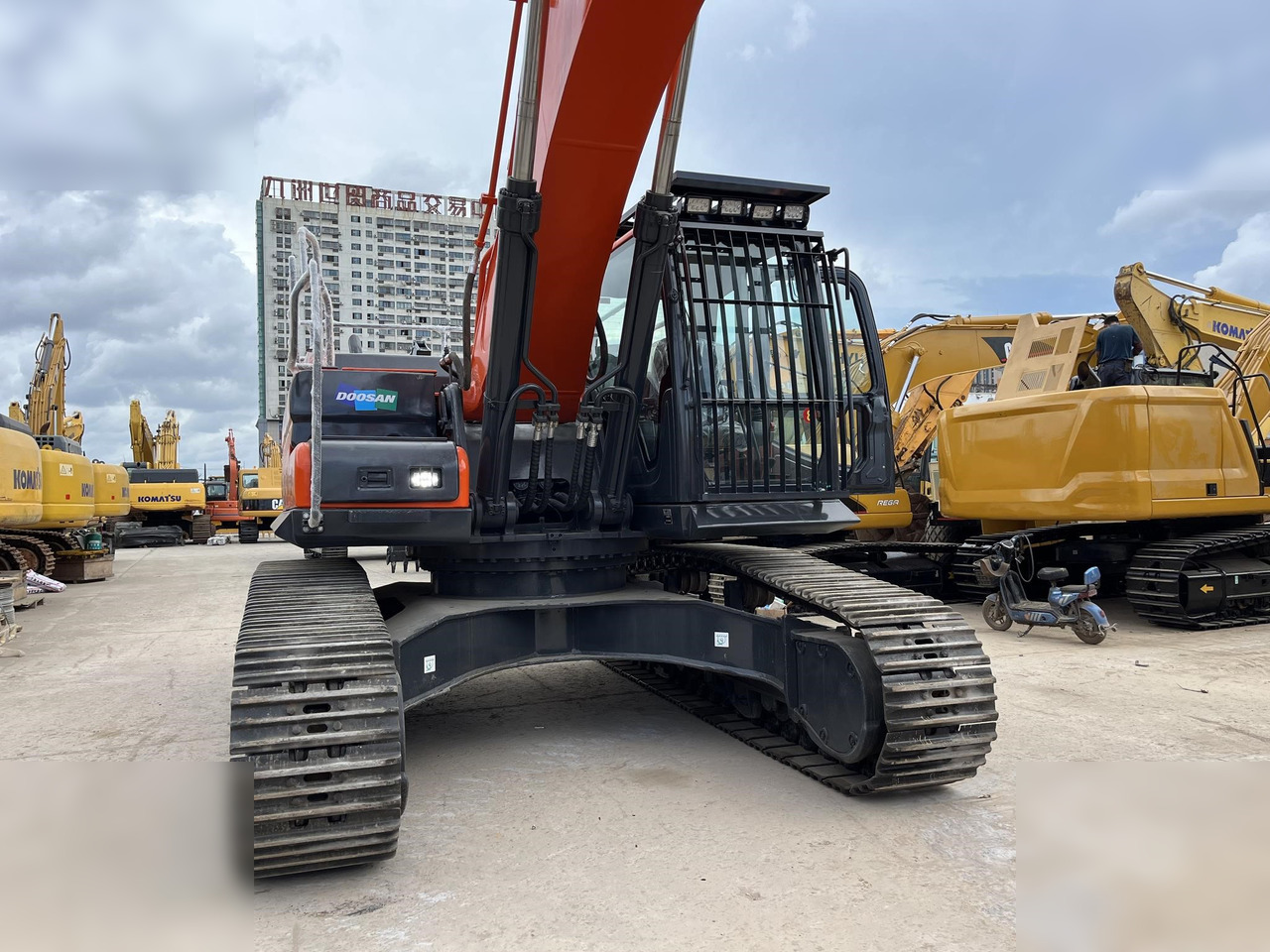 DOOSAN DX340 LCA - Crawler excavator: picture 2 DOOSAN DX340 LCA - Crawler excavator: picture 2