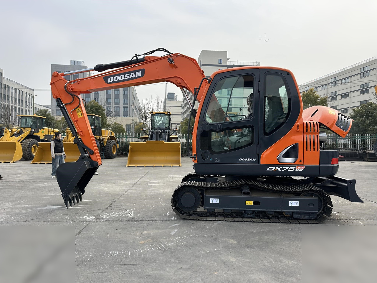 DOOSAN DX75-9CN - Crawler excavator: picture 1 DOOSAN DX75-9CN - Crawler excavator: picture 1