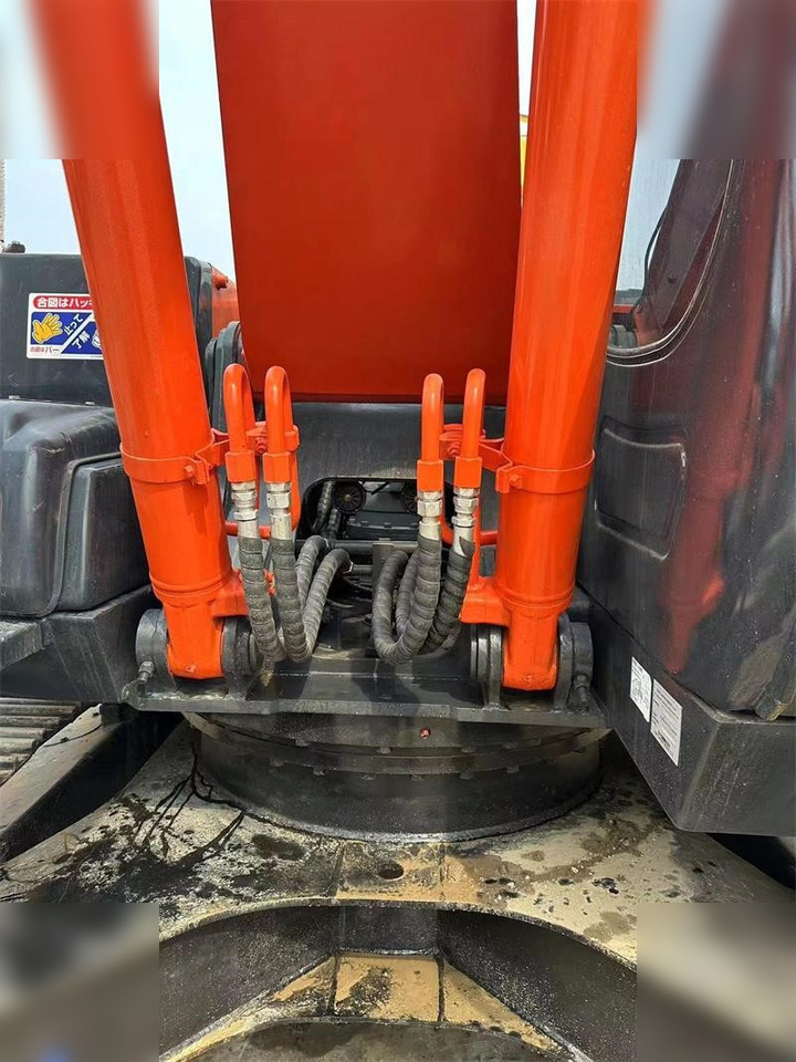 Crawler excavator HITACHI ZX200-3G: picture 7