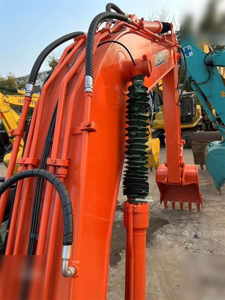 HITACHI ZX200-3G - Crawler excavator: picture 4 HITACHI ZX200-3G - Crawler excavator: picture 4