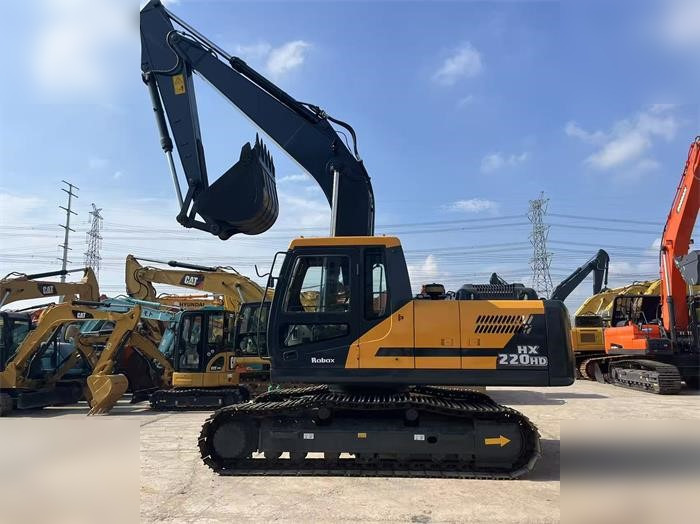 HYUNDAI HX220HD - Crawler excavator: picture 4 HYUNDAI HX220HD - Crawler excavator: picture 4