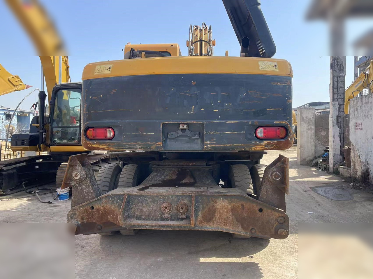 HYUNDAI ROBEX 210W-9 - Wheel excavator: picture 4 HYUNDAI ROBEX 210W-9 - Wheel excavator: picture 4