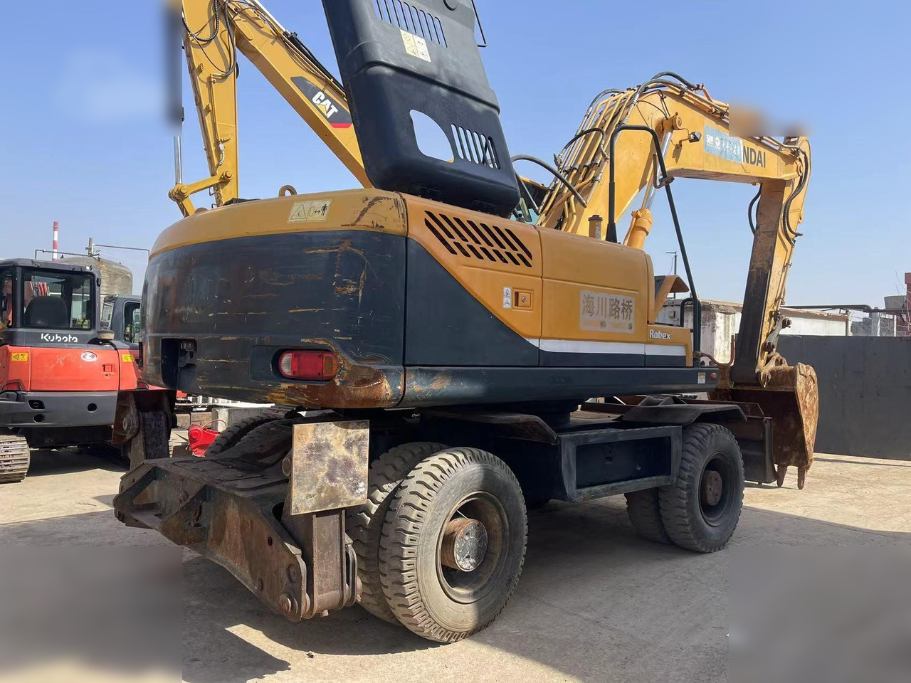 HYUNDAI ROBEX 210W-9 - Wheel excavator: picture 3 HYUNDAI ROBEX 210W-9 - Wheel excavator: picture 3