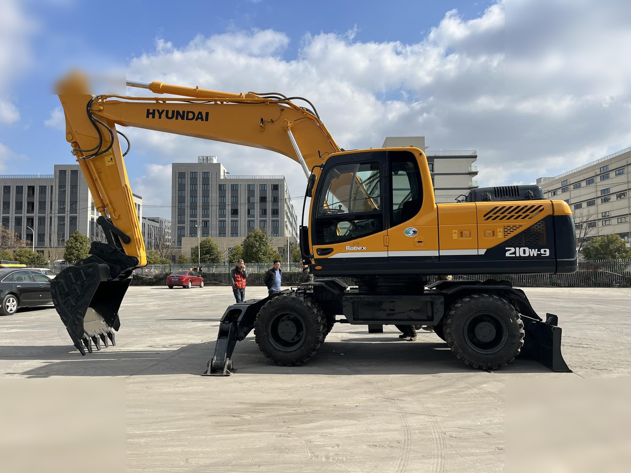 HYUNDAI ROBEX 210W-9 - Wheel excavator: picture 1 HYUNDAI ROBEX 210W-9 - Wheel excavator: picture 1