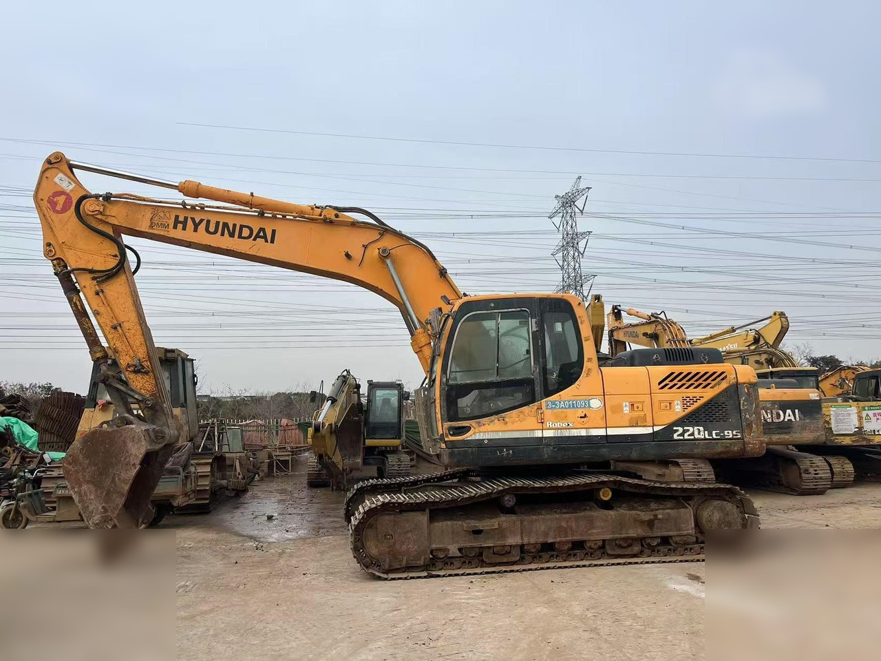 HYUNDAI ROBEX 220 LC-9S - Crawler excavator: picture 1 HYUNDAI ROBEX 220 LC-9S - Crawler excavator: picture 1