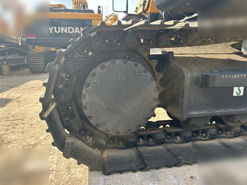 Crawler excavator HYUNDAI ROBEX 220 LC-9S: picture 12