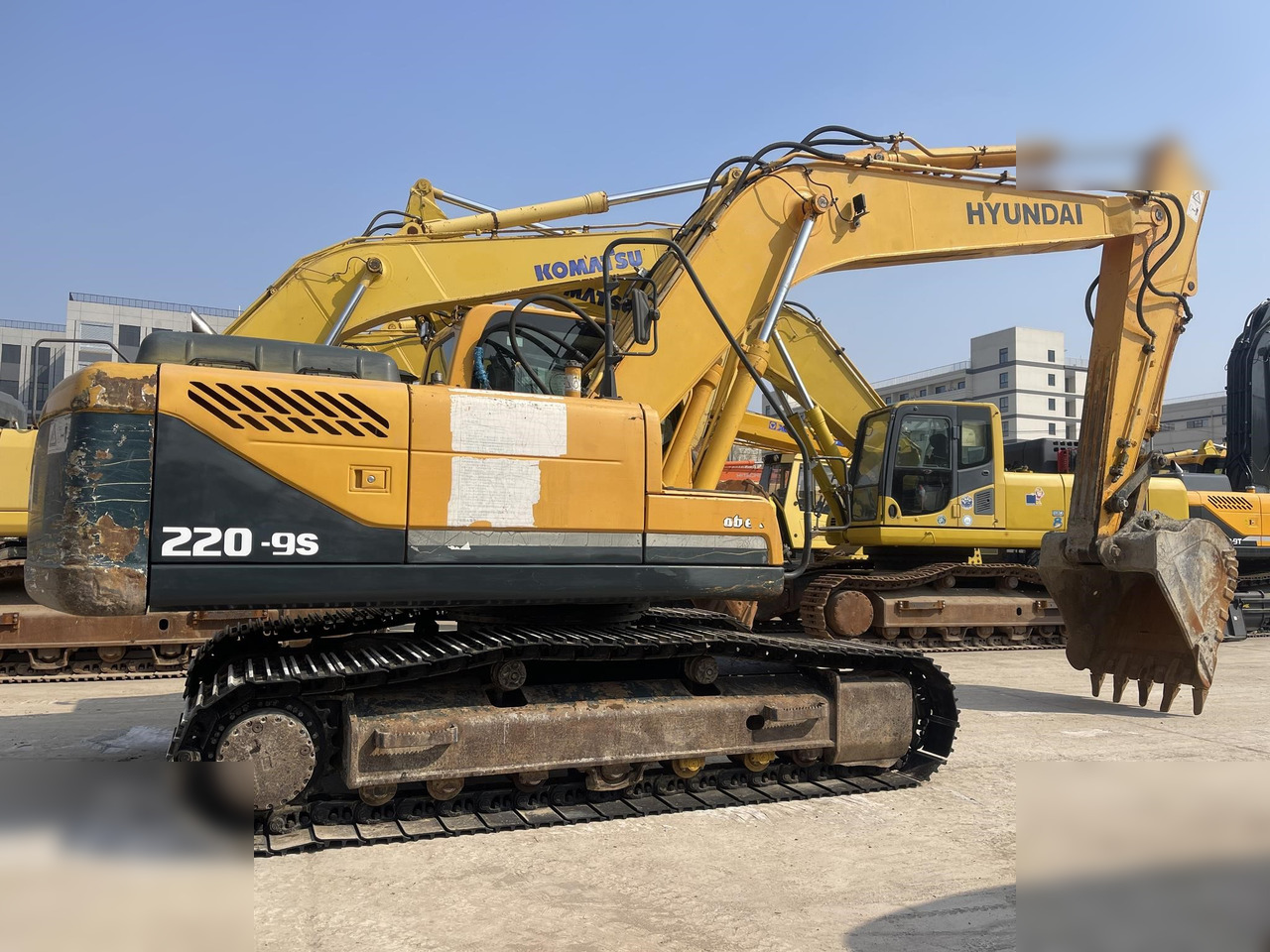 HYUNDAI ROBEX 220 LC-9S - Crawler excavator: picture 2 HYUNDAI ROBEX 220 LC-9S - Crawler excavator: picture 2