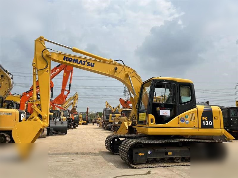 KOMATSU PC130-7 - Crawler excavator: picture 5 KOMATSU PC130-7 - Crawler excavator: picture 5
