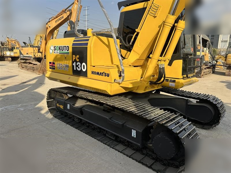 KOMATSU PC130-7 - Crawler excavator: picture 5 KOMATSU PC130-7 - Crawler excavator: picture 5
