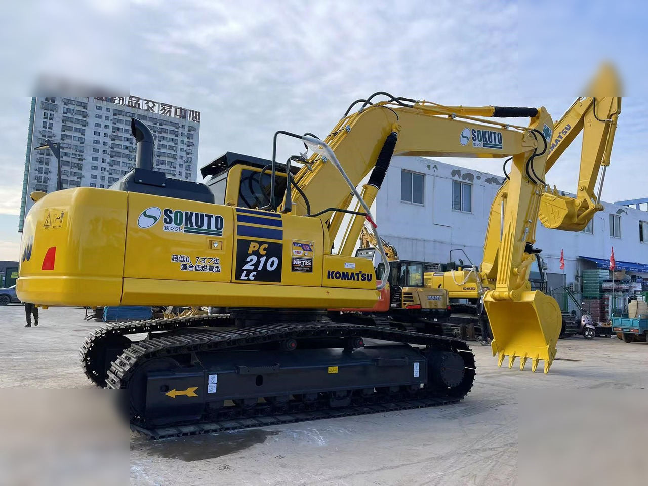 KOMATSU PC210 LC-8 - Crawler excavator: picture 3 KOMATSU PC210 LC-8 - Crawler excavator: picture 3