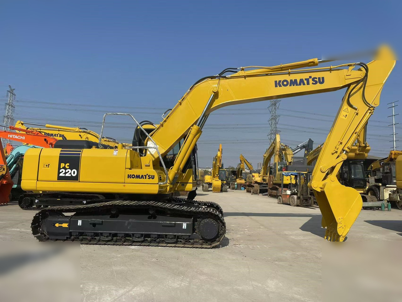 KOMATSU PC220-7 - Crawler excavator: picture 5 KOMATSU PC220-7 - Crawler excavator: picture 5
