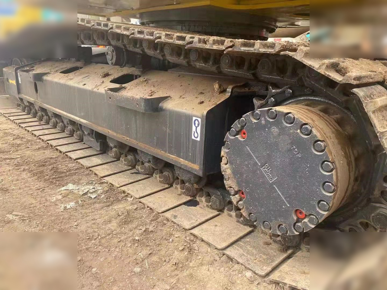 KOMATSU PC220-8 - Crawler excavator: picture 2 KOMATSU PC220-8 - Crawler excavator: picture 2