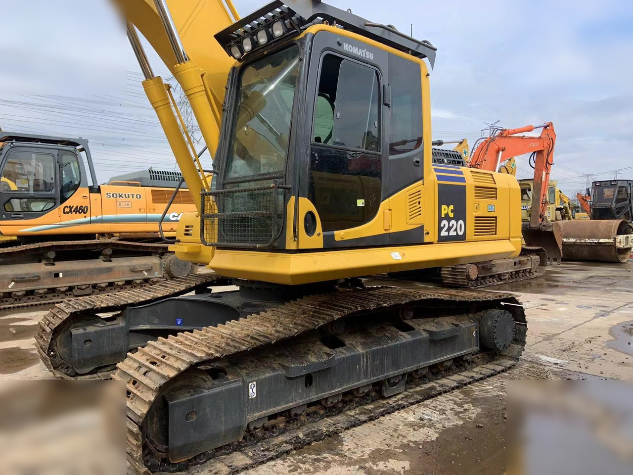 KOMATSU PC220-8 - Crawler excavator: picture 3 KOMATSU PC220-8 - Crawler excavator: picture 3