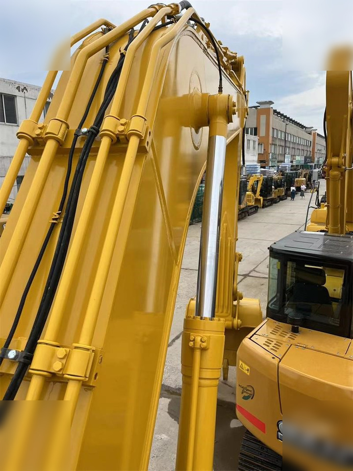 KOMATSU PC240 LC-8 - Crawler excavator: picture 4 KOMATSU PC240 LC-8 - Crawler excavator: picture 4