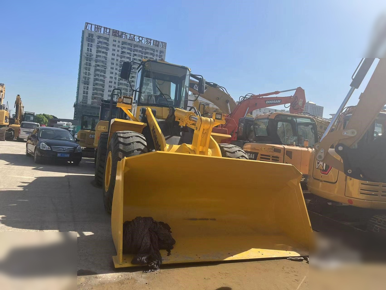 KOMATSU WA320-3 - Wheel loader: picture 3 KOMATSU WA320-3 - Wheel loader: picture 3