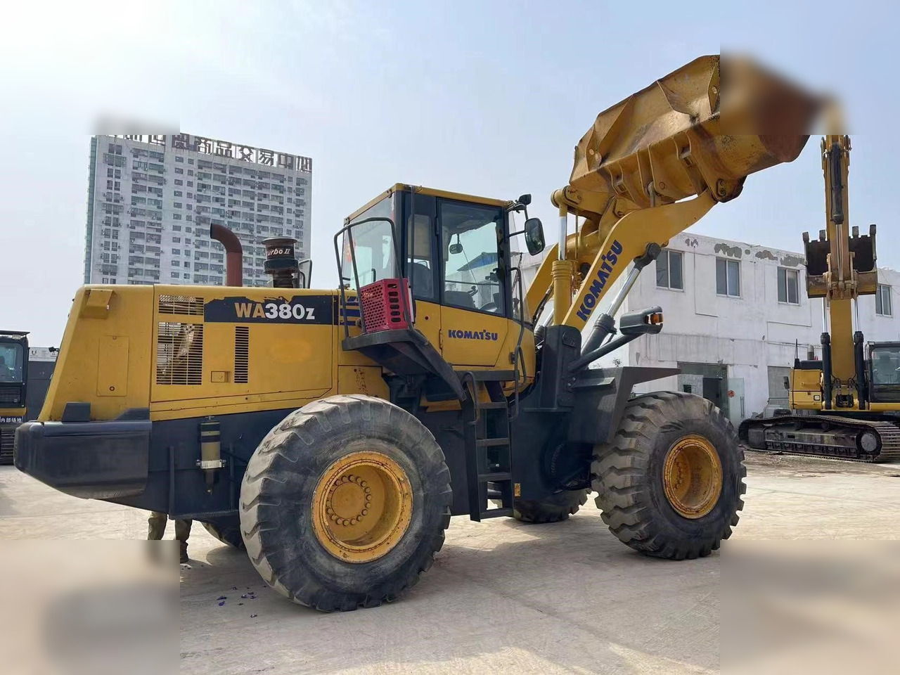 KOMATSU WA380Z-6 - Wheel loader: picture 2 KOMATSU WA380Z-6 - Wheel loader: picture 2