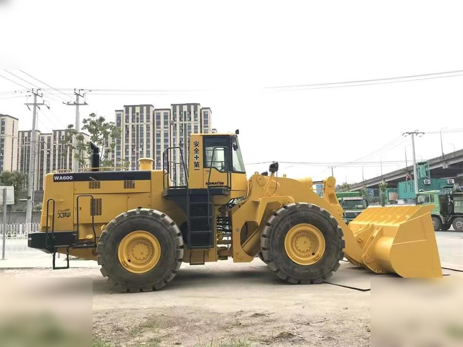KOMATSU WA600-3 - Wheel loader: picture 1 KOMATSU WA600-3 - Wheel loader: picture 1