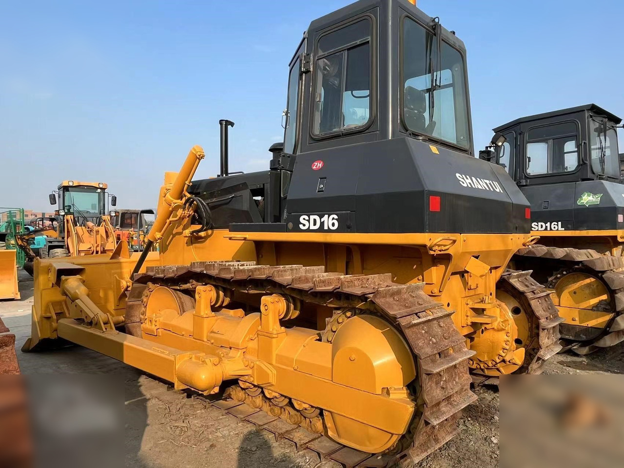 SHANTUI SD16 - Bulldozer: picture 1 SHANTUI SD16 - Bulldozer: picture 1