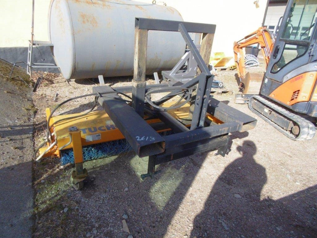 Sop Hydr. 3 punktsfäste + gaffelfäste Fabrikat Tu - Broom: picture 2 Sop Hydr. 3 punktsfäste + gaffelfäste Fabrikat Tu - Broom: picture 2